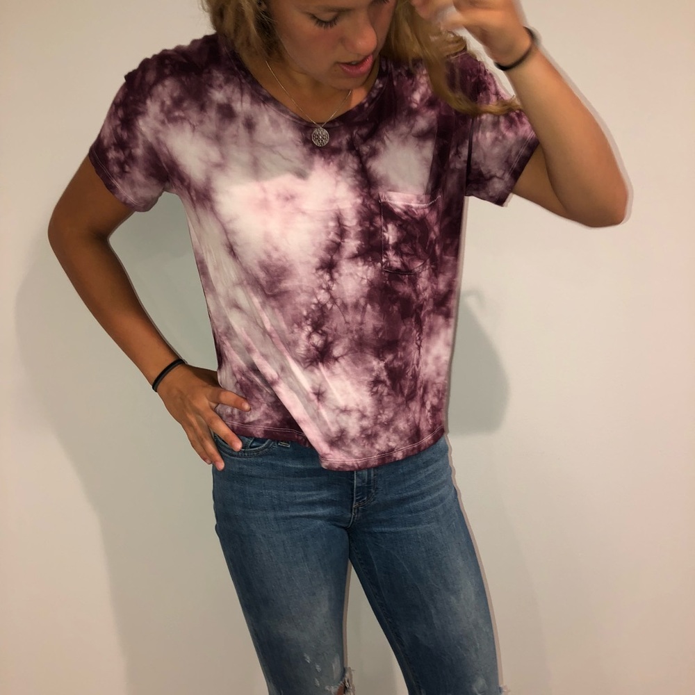 ⭐️American Eagle Maroon Tie Dye Tee